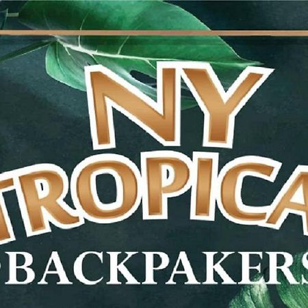 Ny Tropical Backpackers Hostel Desaru Ngoại thất bức ảnh