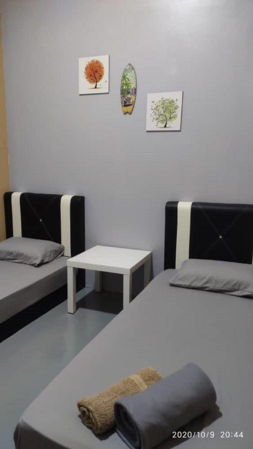 Ny Tropical Backpackers Hostel Desaru Ngoại thất bức ảnh