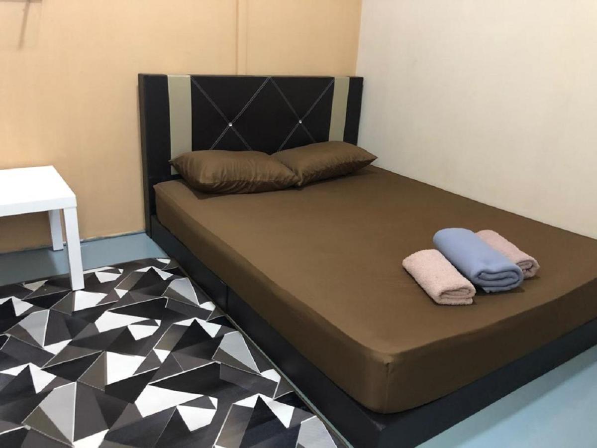 Ny Tropical Backpackers Hostel Desaru Ngoại thất bức ảnh