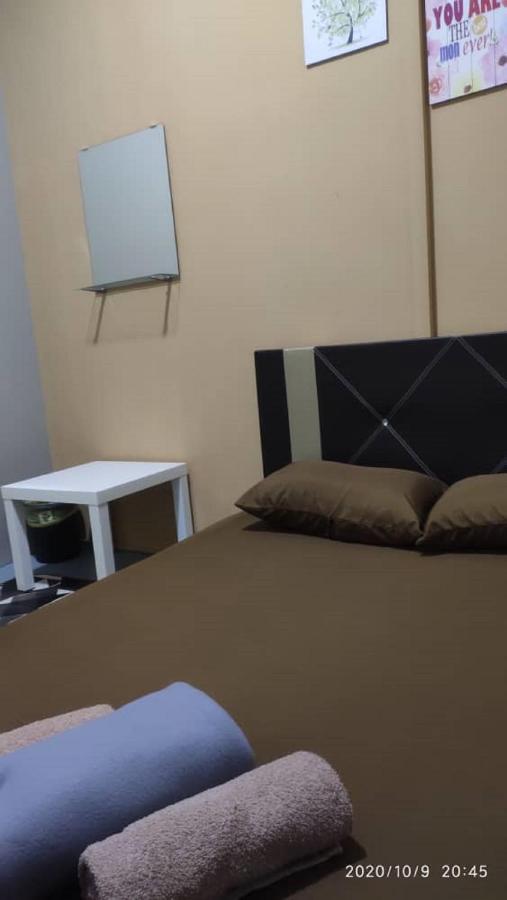Ny Tropical Backpackers Hostel Desaru Ngoại thất bức ảnh