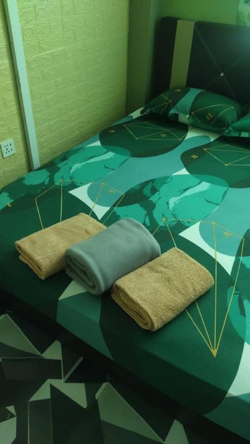 Ny Tropical Backpackers Hostel Desaru Ngoại thất bức ảnh
