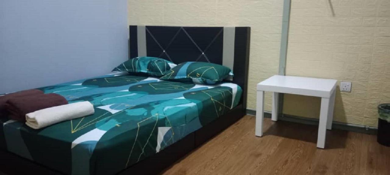Ny Tropical Backpackers Hostel Desaru Ngoại thất bức ảnh